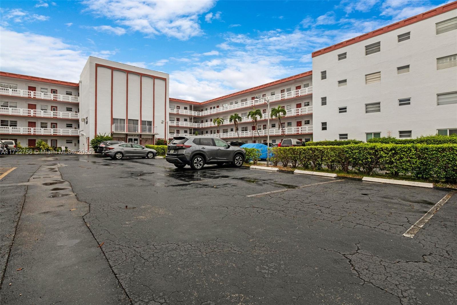 4000 NW 44th Ave # 205, Lauderdale Lakes FL 33319