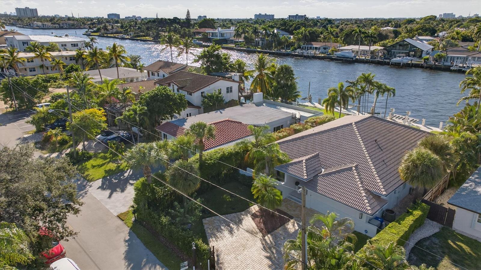 513 S Riverside Drive, Pompano Beach FL 33062 photo 2
