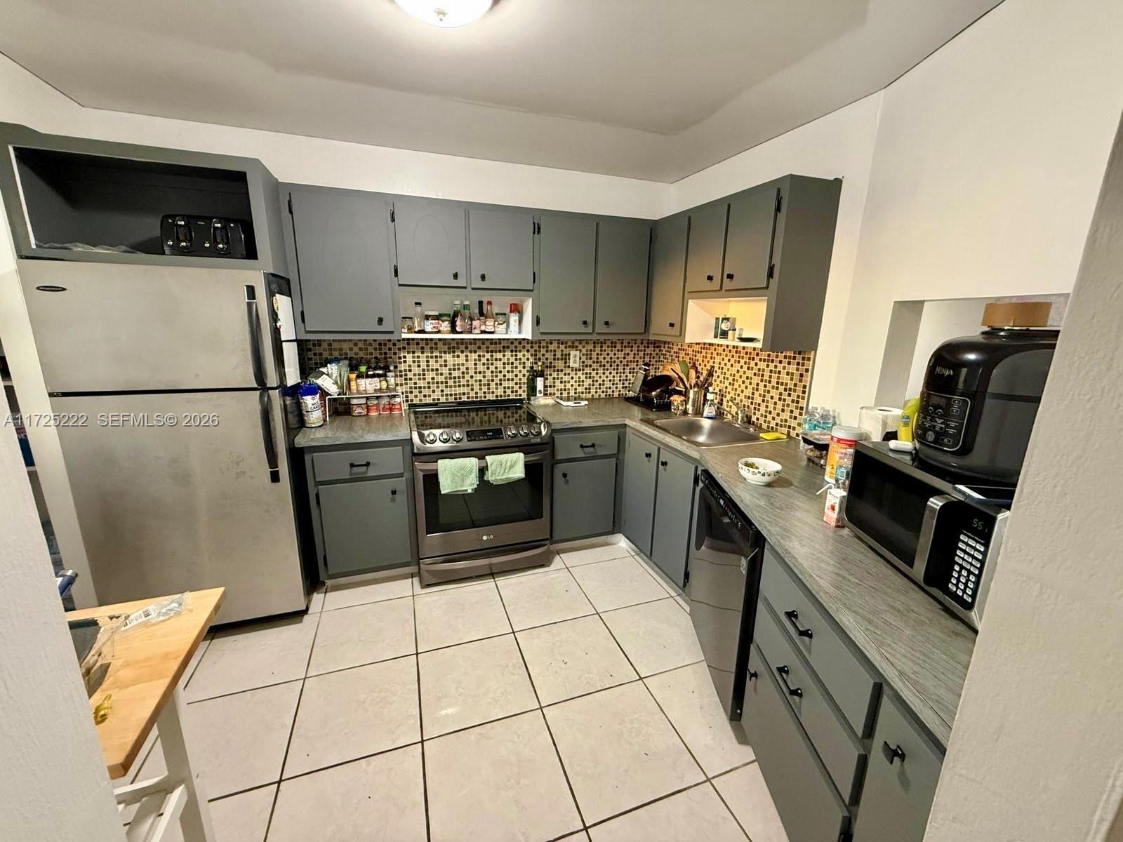 1780 NE 191st St # 609, Miami FL 33179 photo 2