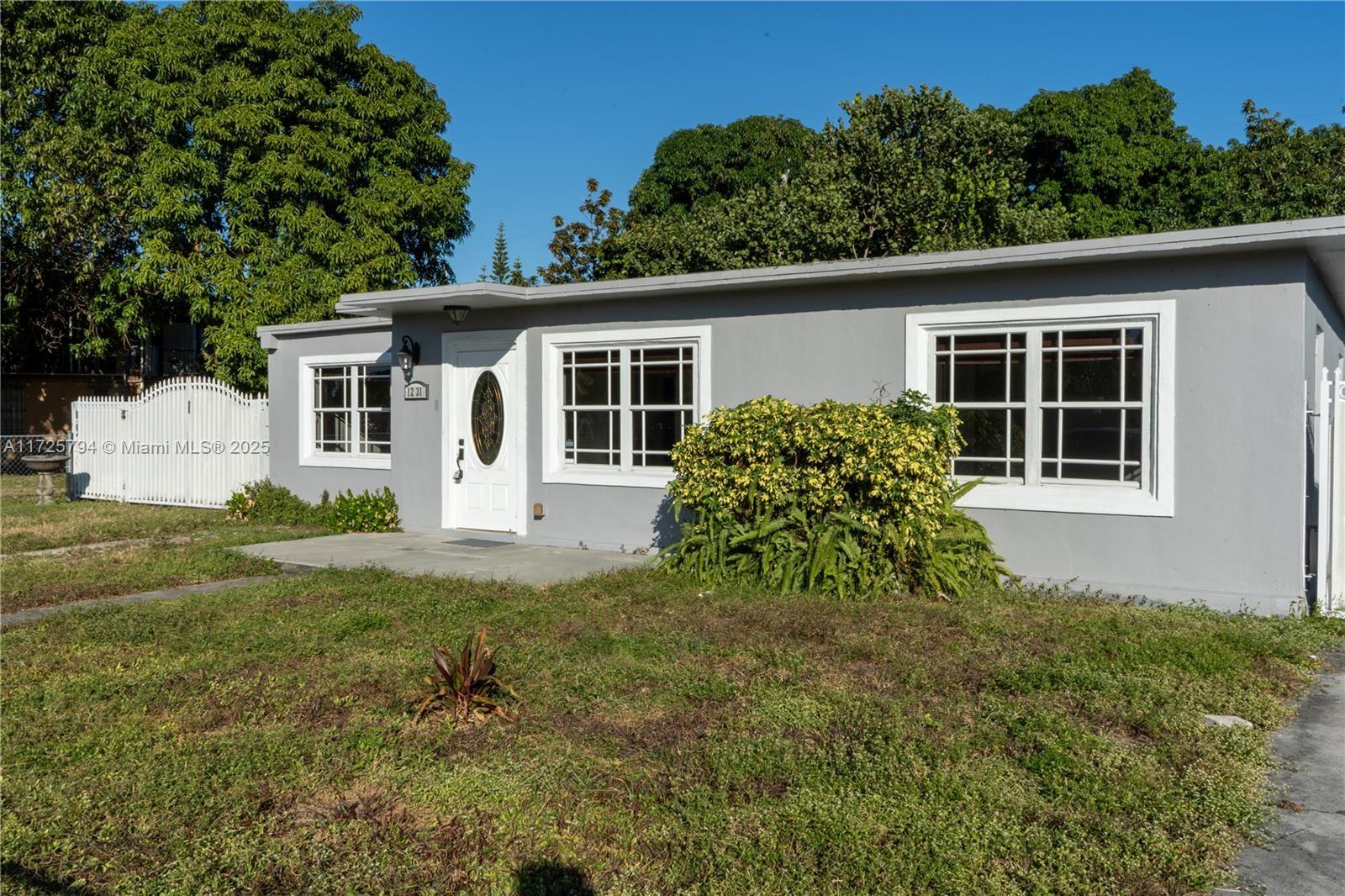 1231 E 8th Ave, Hialeah FL 33010 photo 2