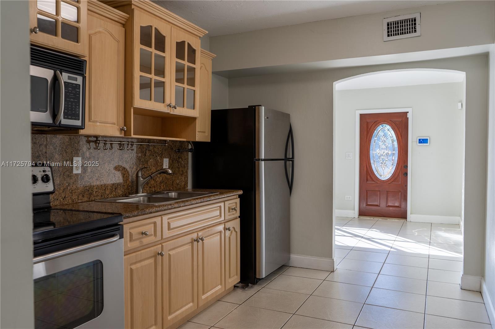 1231 E 8th Ave, Hialeah FL 33010 photo 4