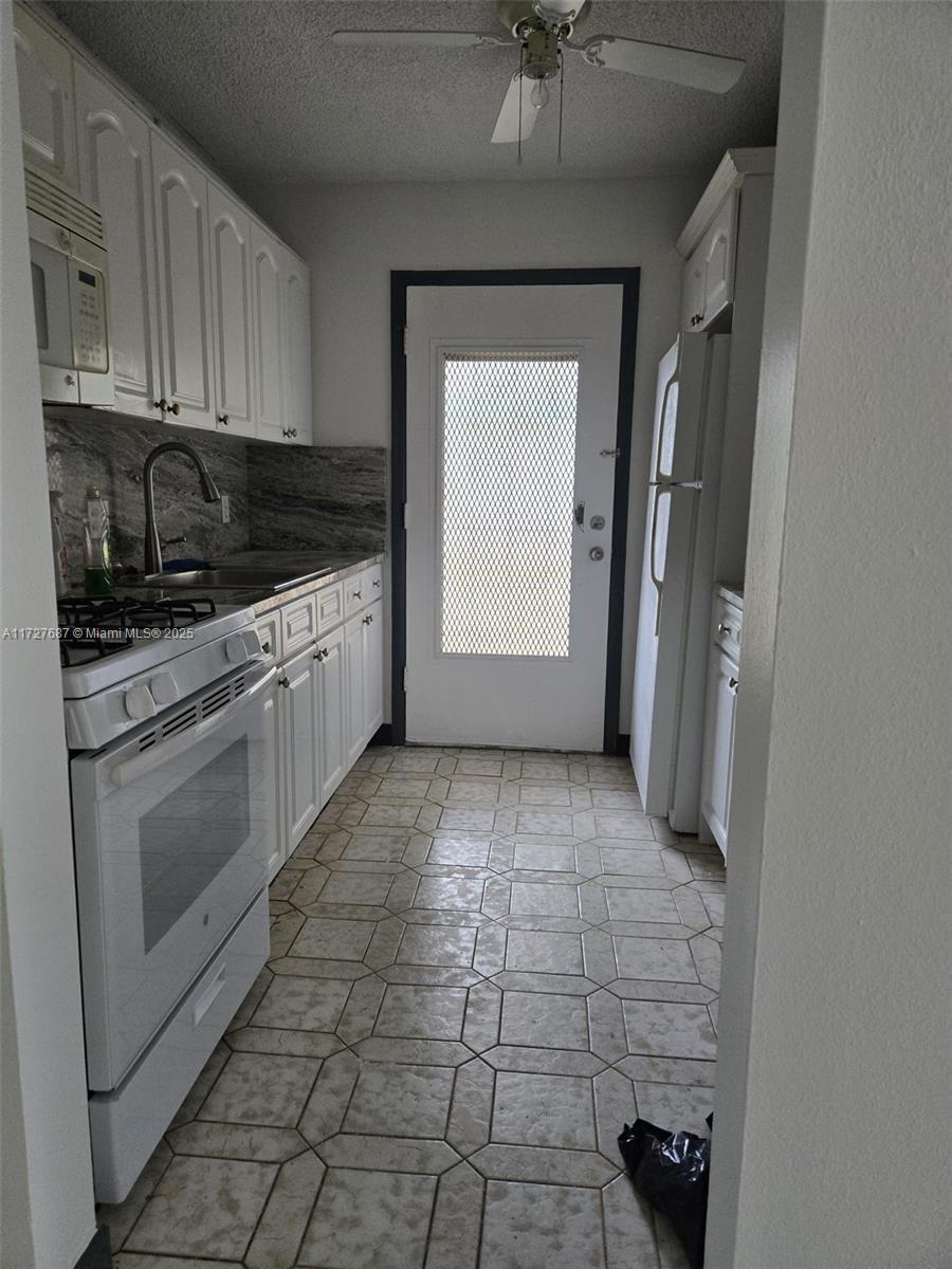160 NE 203rd Ter # 18, Miami Gardens FL 33179 photo 4