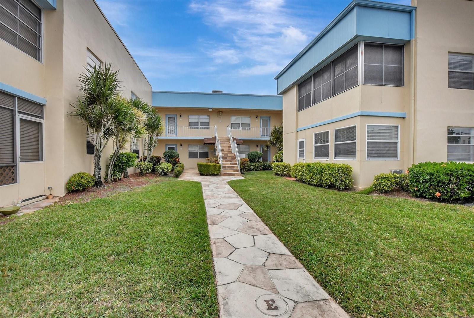 204 Burgundy E # 204, Delray Beach FL 33484