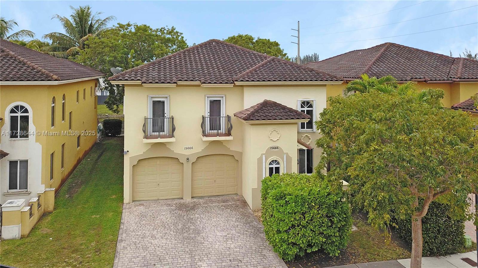 15666 SW 13th Ter, Miami FL 33194 photo 2