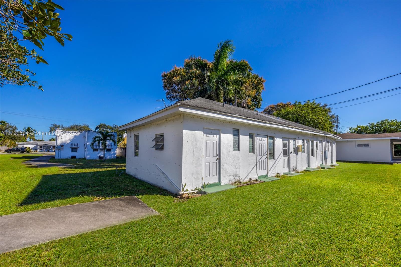 1215 N 17th Ct, Hollywood FL 33020 photo 5