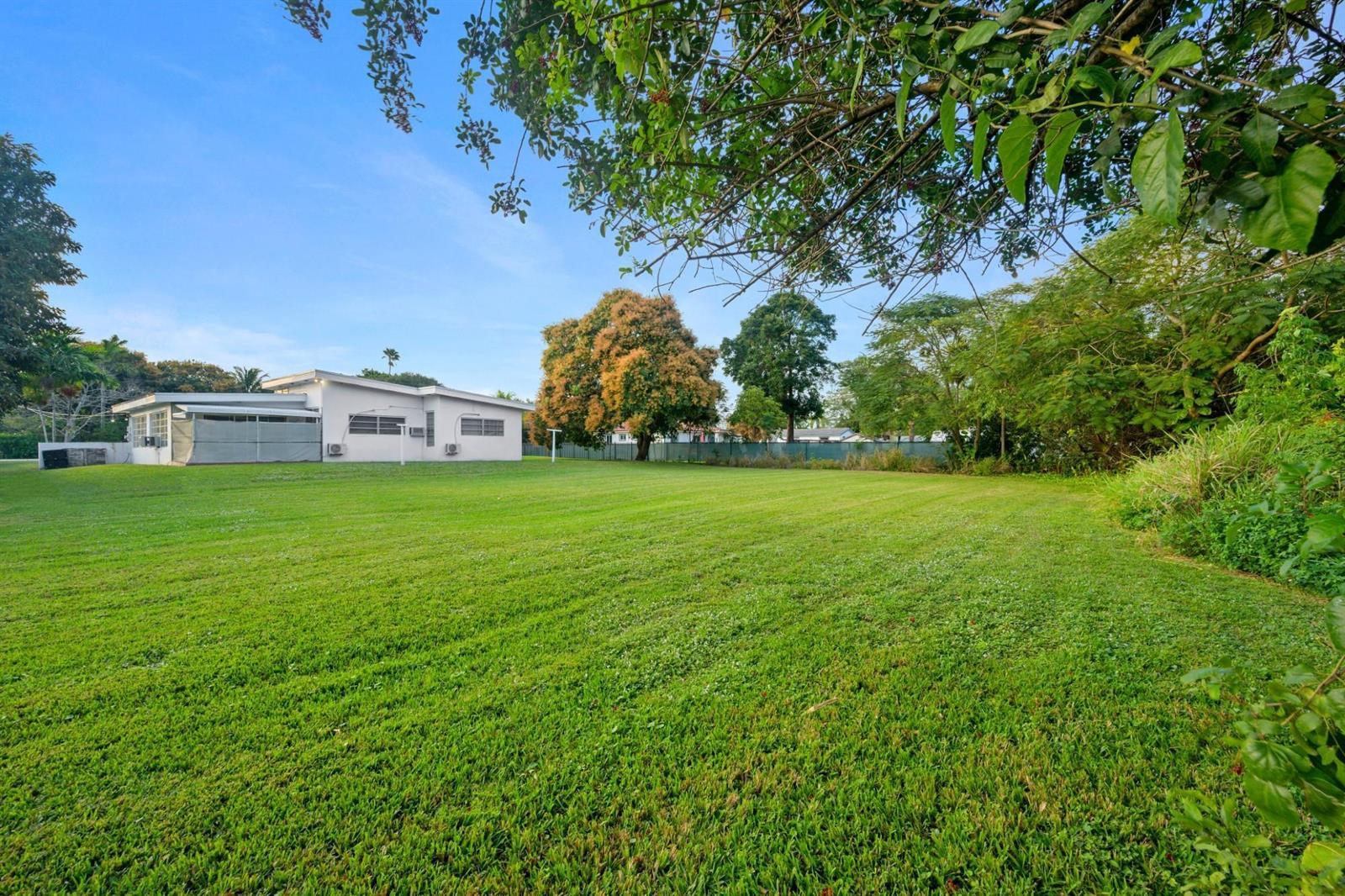 13945 N Miami Avenue, Miami FL 33168 photo 3