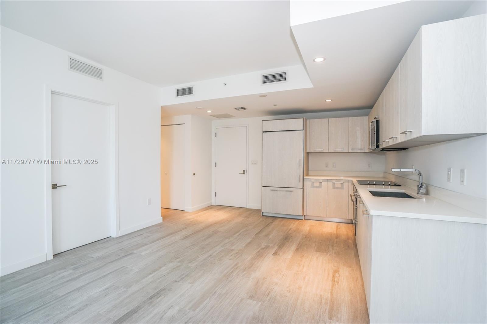 55 SW 9 Street # 1407, Miami FL 33130 photo 2