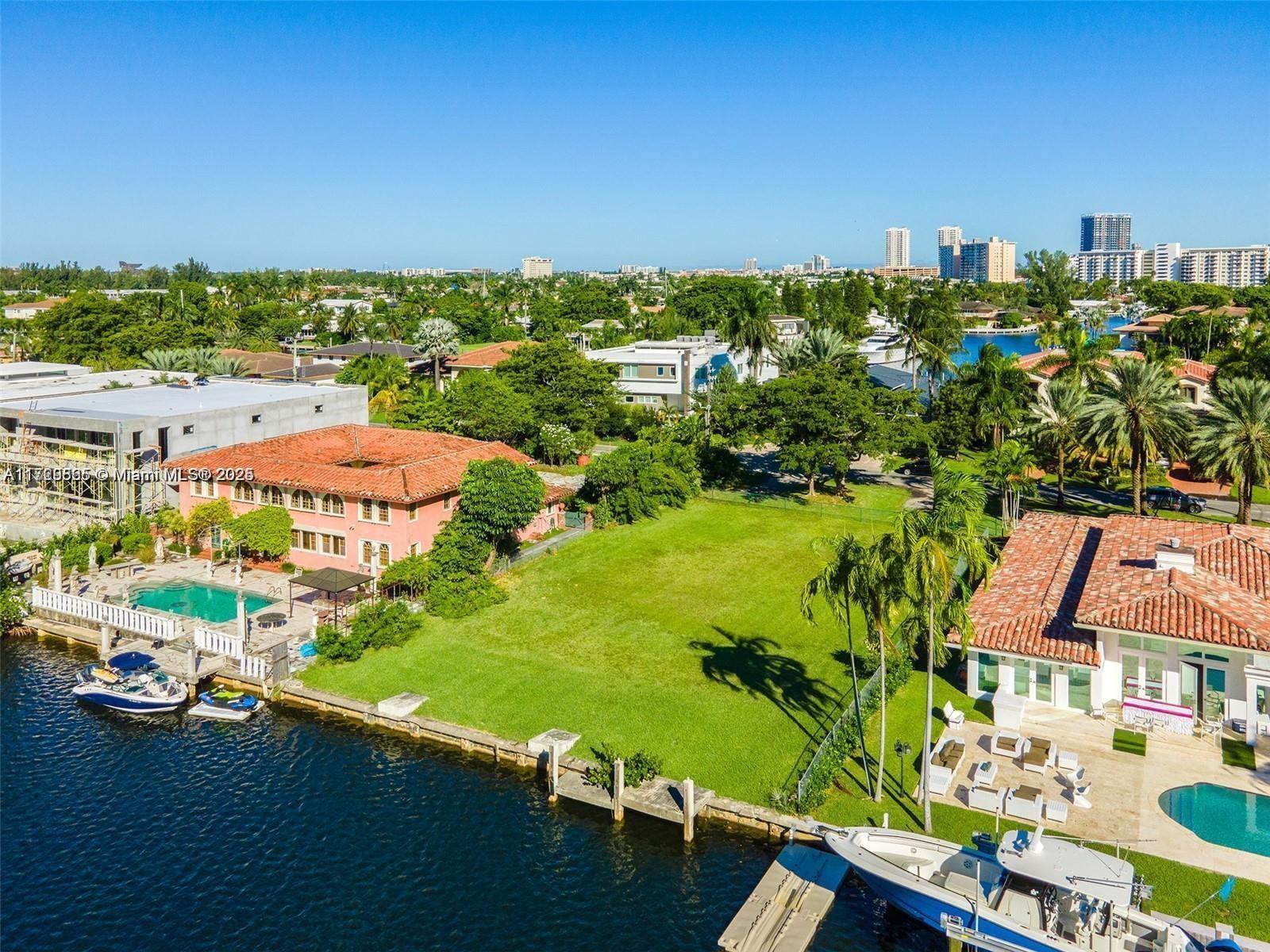 319 Holiday Dr, Hallandale Beach FL 33009 photo 4