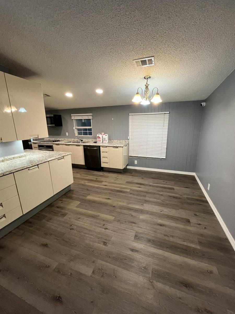 1580 NE Seneca Avenue, Stuart FL 34994 photo 4