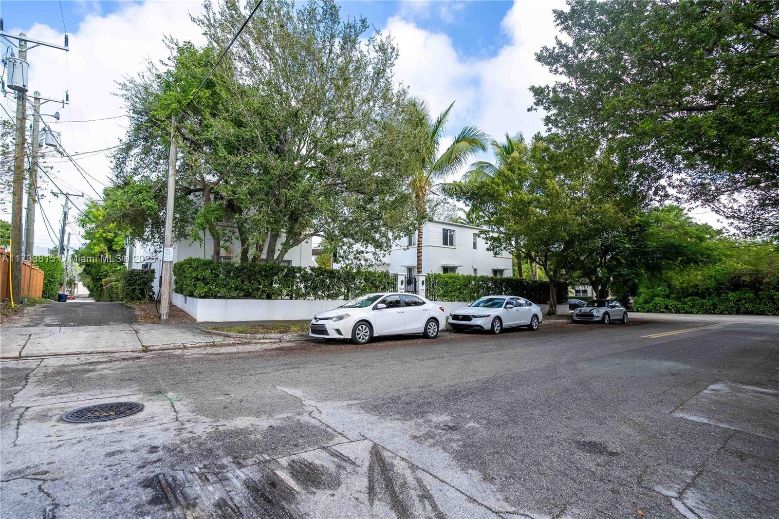 7500 NE 6th Ct, Miami FL 33138 photo 4
