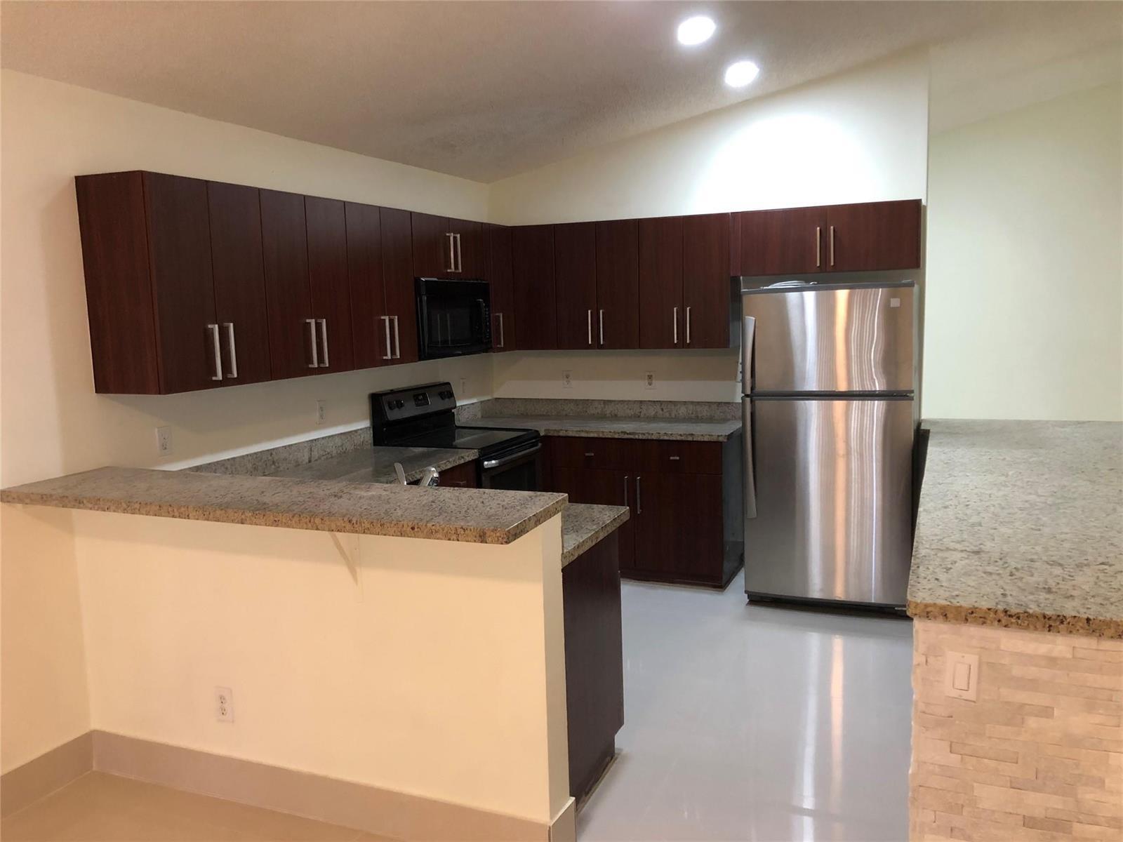 4122 E Silverado Circle, Davie FL 33024 photo 4