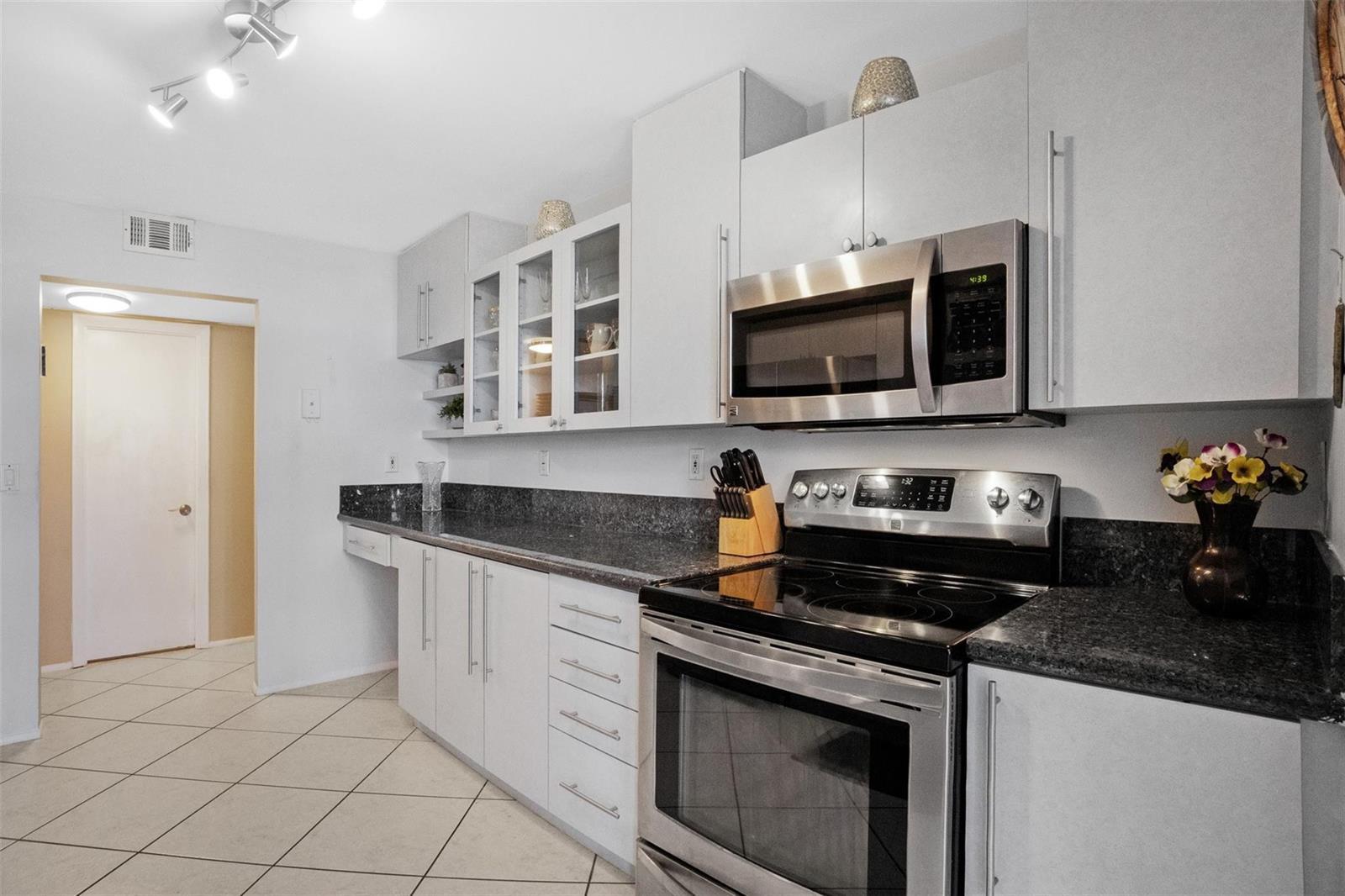 200 Leslie Drive # 915, Hallandale Beach FL 33009 photo 4