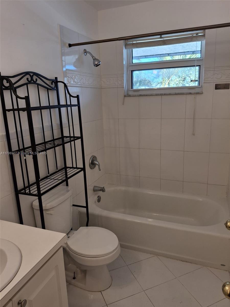 2050 NW 89th Ave # 207, Pembroke Pines FL 33028 photo 4