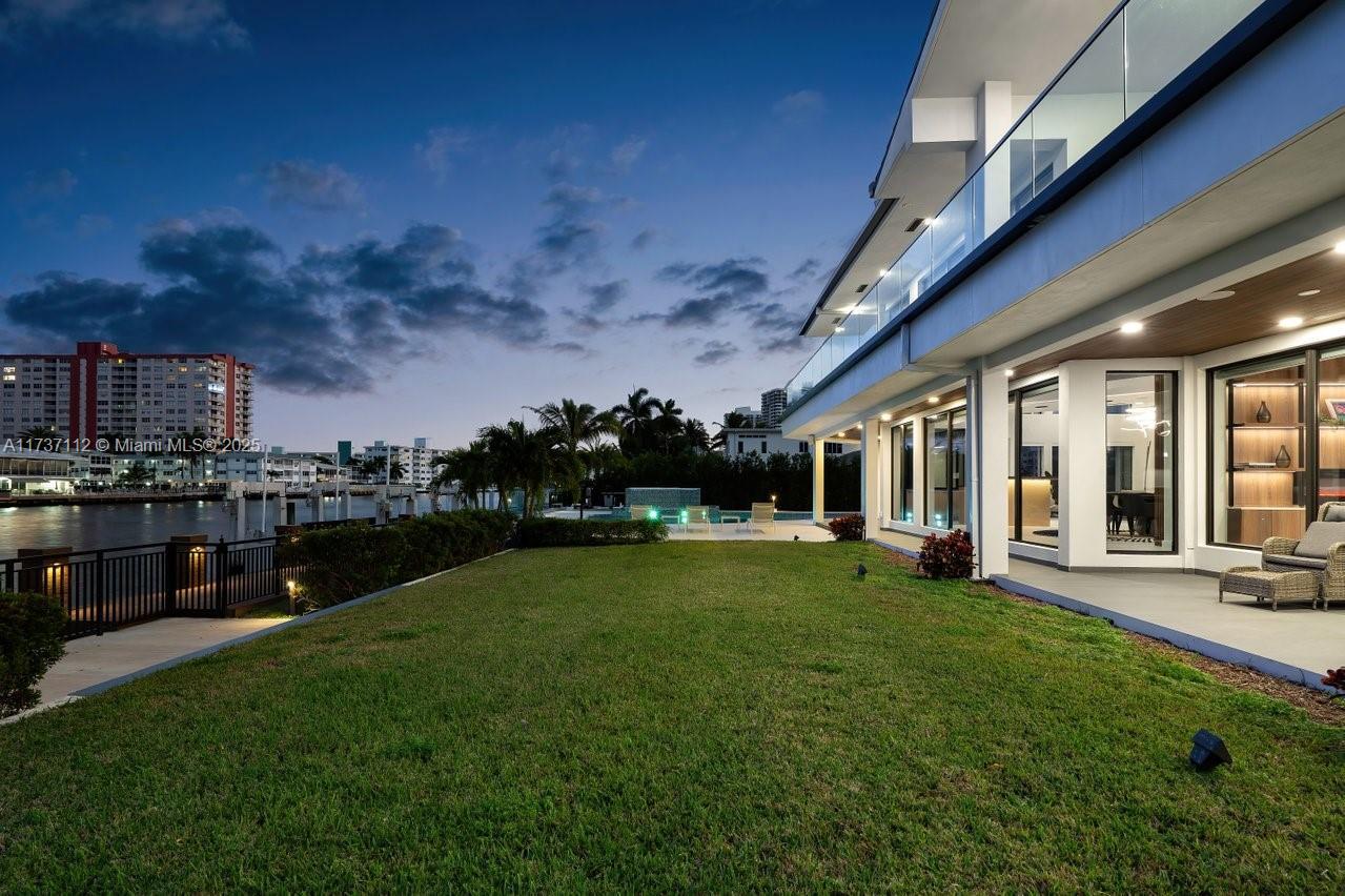 607 Palm Dr, Hallandale Beach FL 33009 photo 5