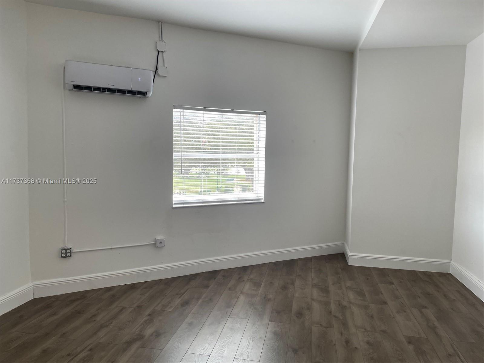 45 Curtiss Pkwy, Miami Springs FL 33166