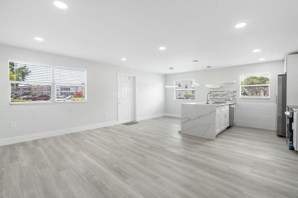 385 Flanders I, Delray Beach FL 33484 photo 3