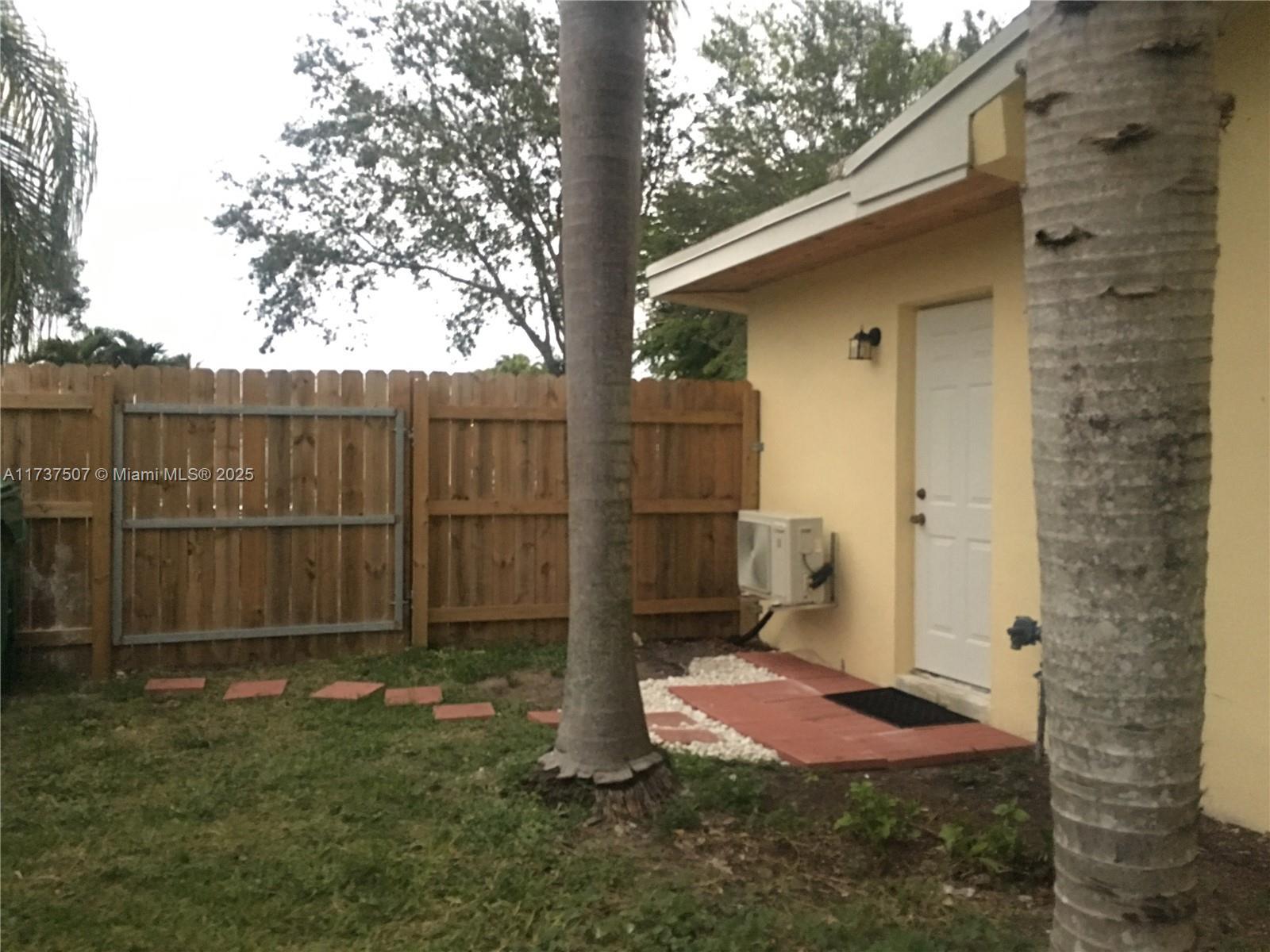 9520 Martinique Dr # 9520, Cutler Bay FL 33189