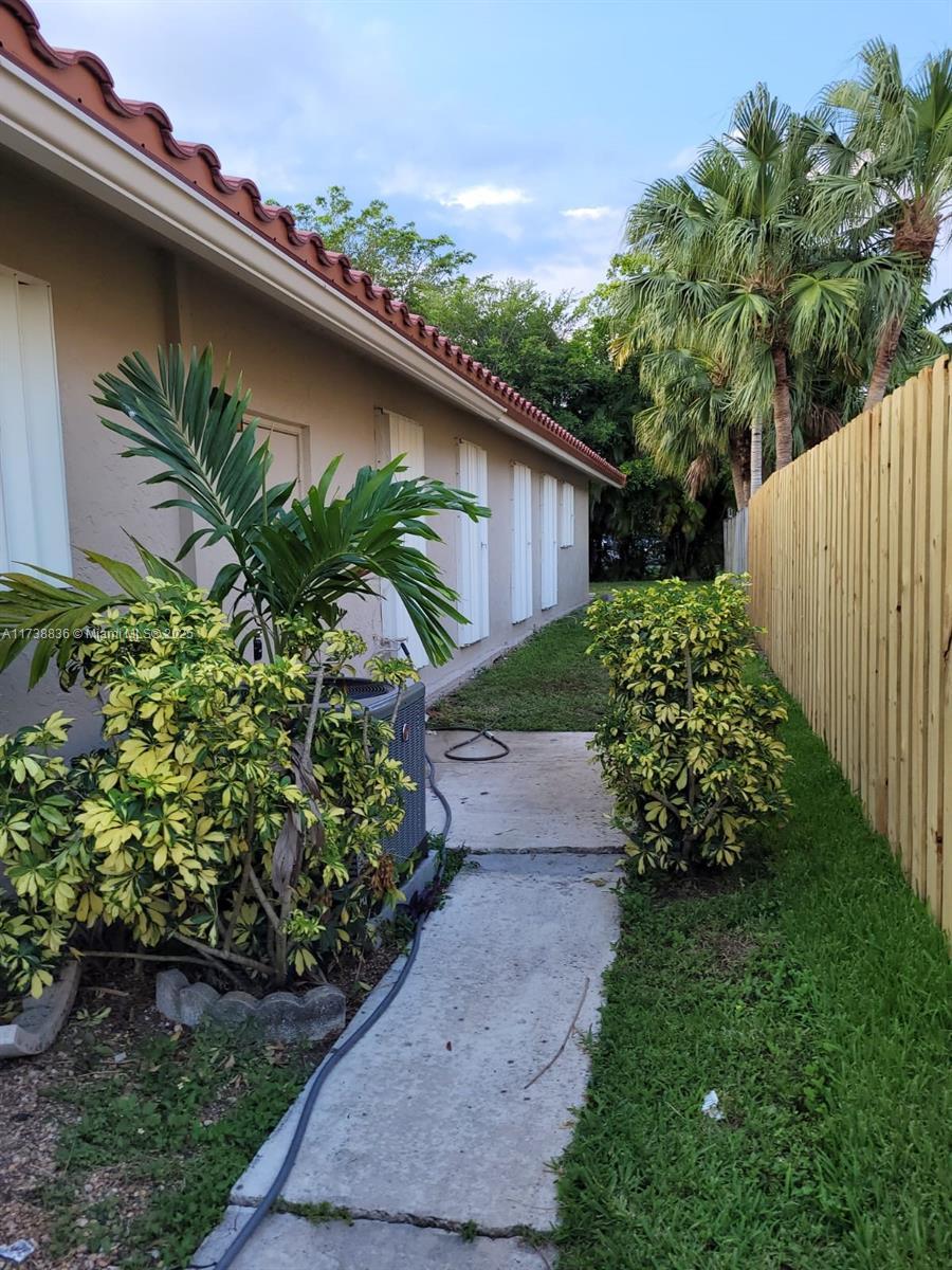 9039 NW 21st Ct, Coral Springs FL 33071 photo 4
