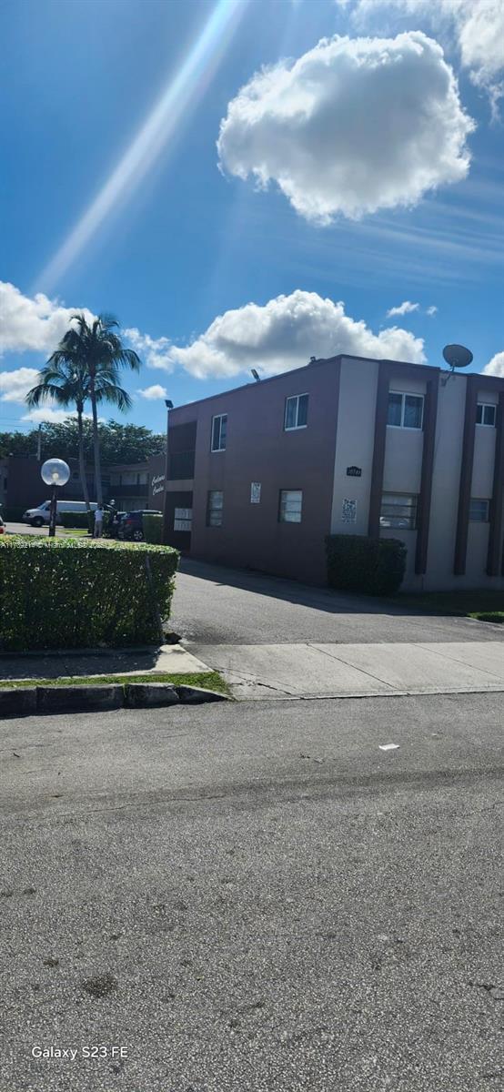 10740 SW 3rd St # 207, Sweetwater FL 33174 photo 2