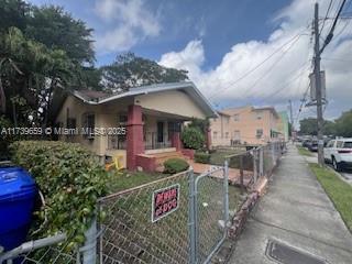 420 SW 13th Ave, Miami FL 33135 photo 2