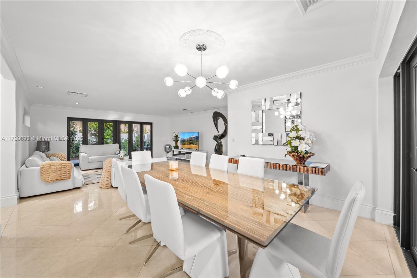 1840 Cleveland Rd, Miami Beach FL 33141 photo 2