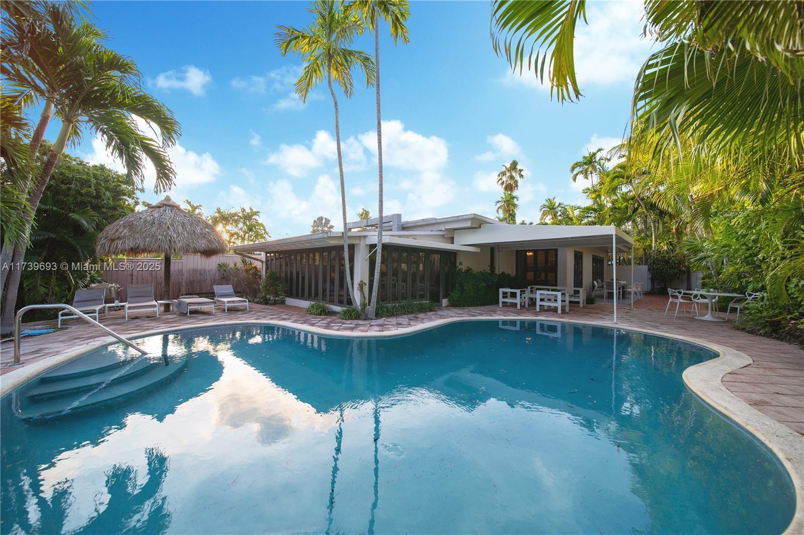 1840 Cleveland Rd, Miami Beach FL 33141 photo 3