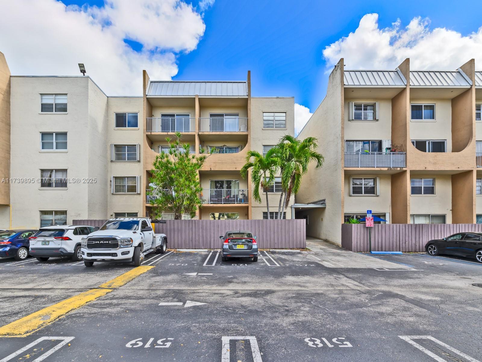 10900 SW 104th St # 114, Miami FL 33176 photo 2