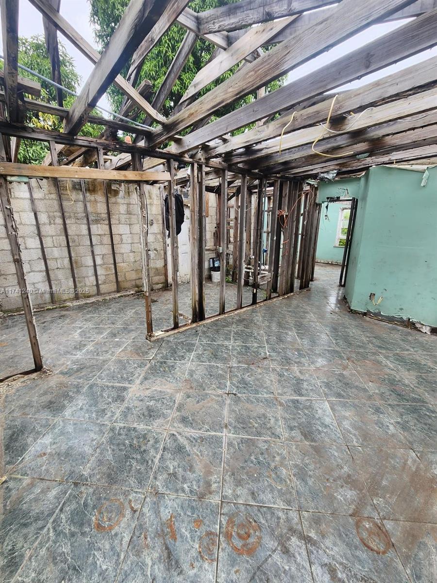 2231 NW 86th St, Miami FL 33147 photo 2