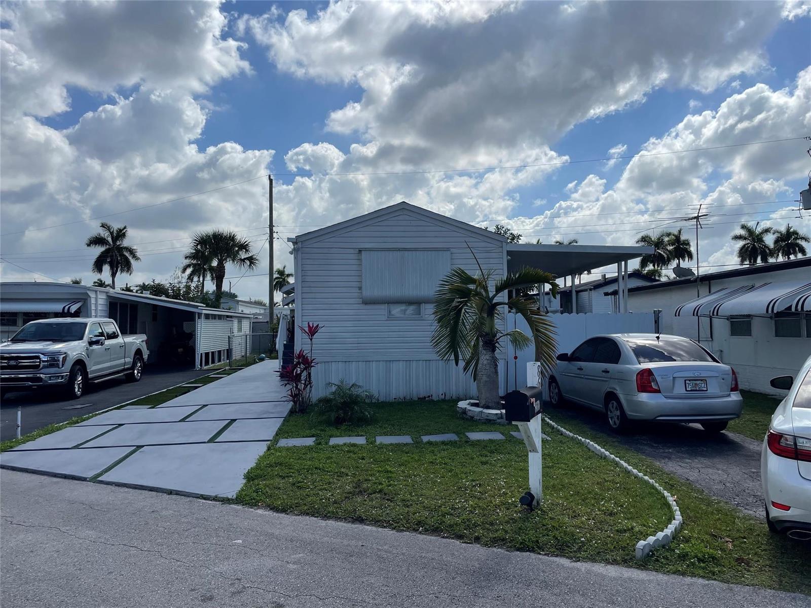 8670 SW 18th Court, Davie FL 33324 photo 2