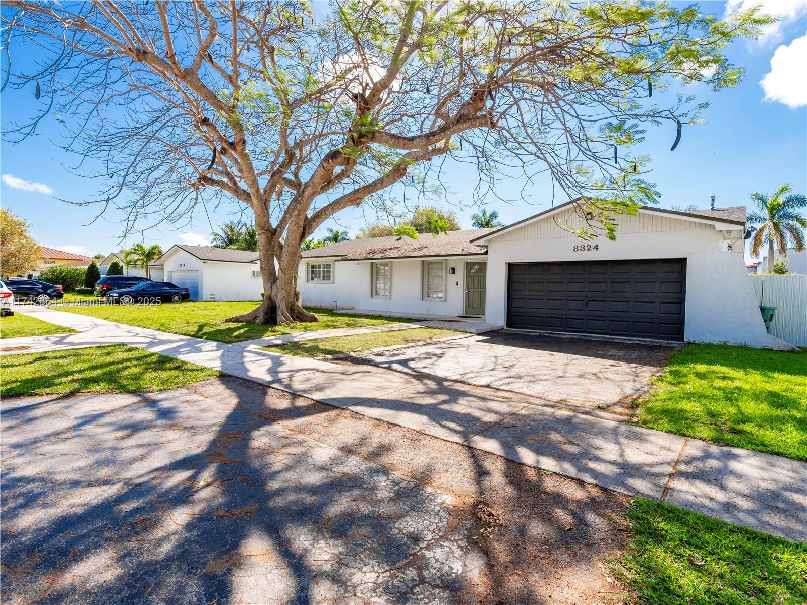 8324 SW 206th Ter, Cutler Bay FL 33189 photo 2
