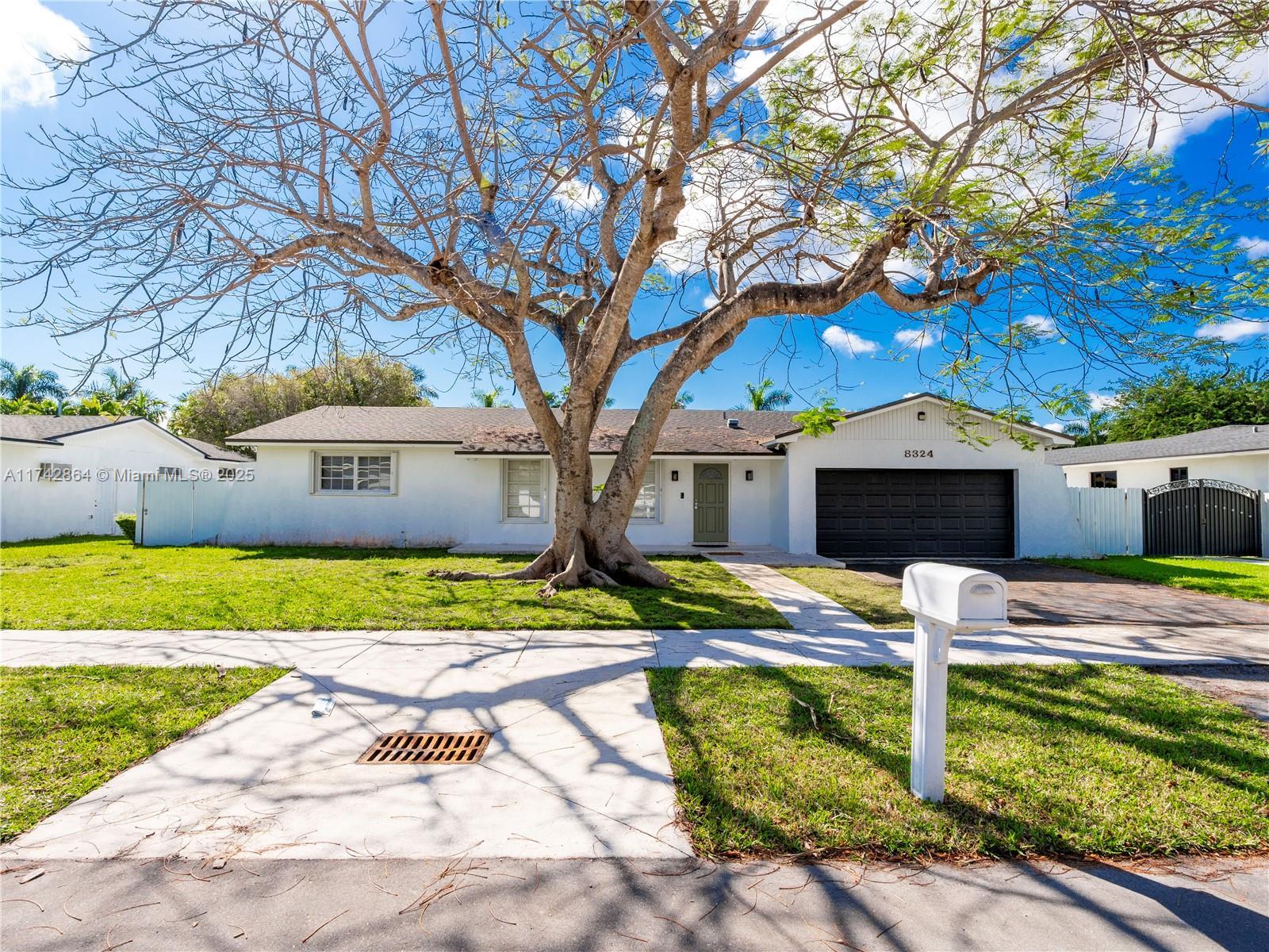 8324 SW 206th Ter, Cutler Bay FL 33189