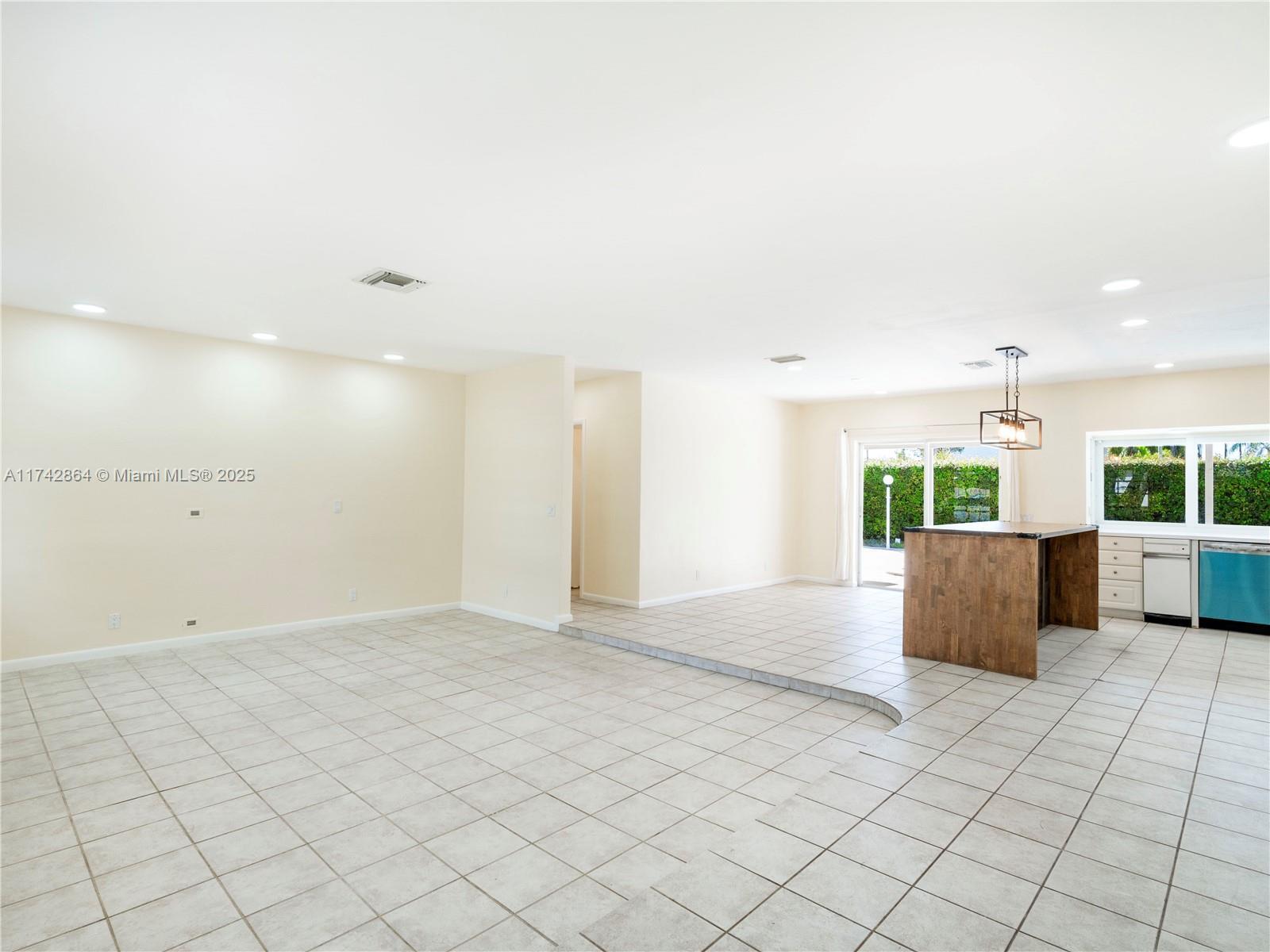8324 SW 206th Ter, Cutler Bay FL 33189 photo 4