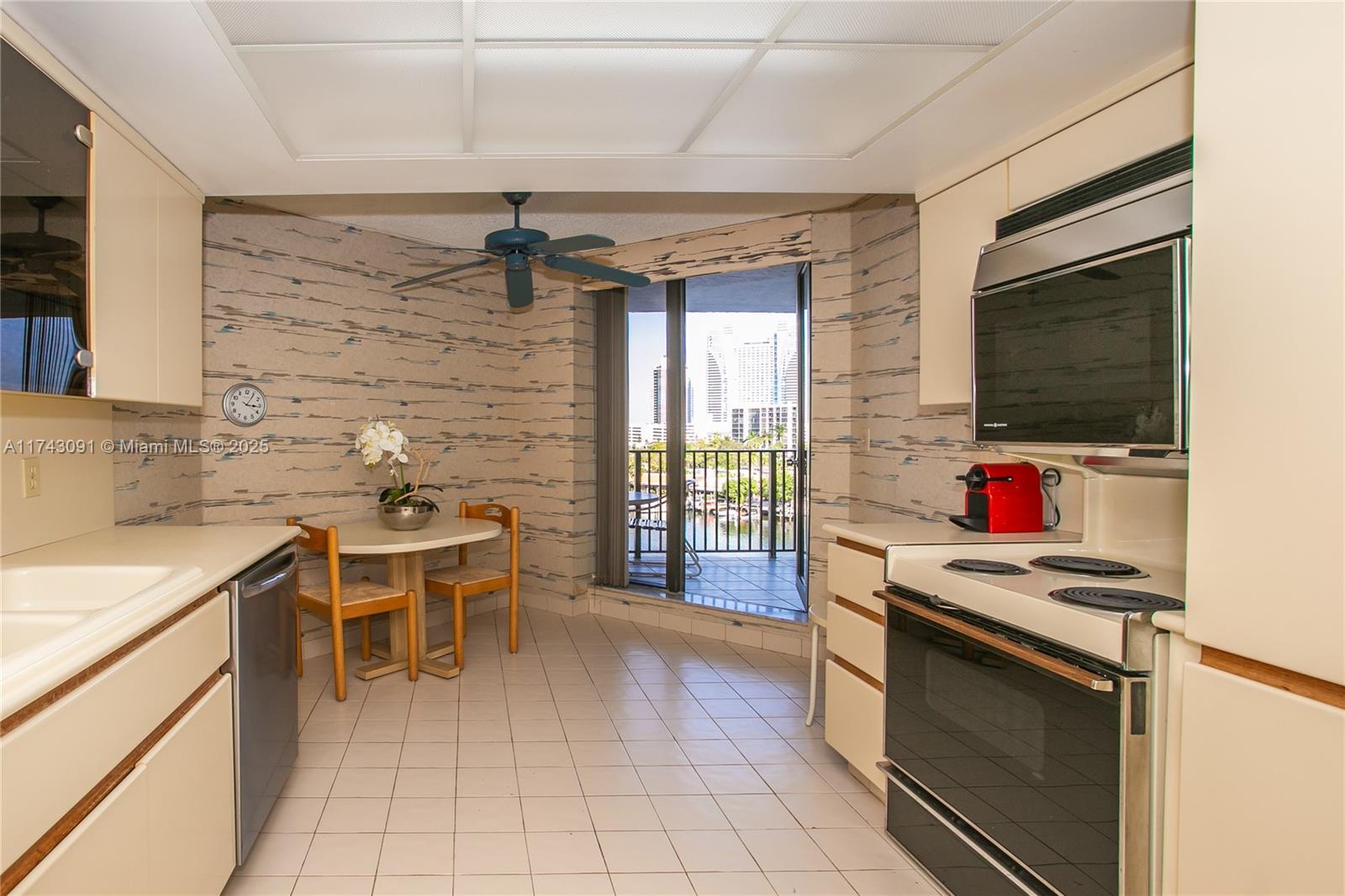 300 Three Islands Blvd # 406, Hallandale Beach FL 33009 photo 2