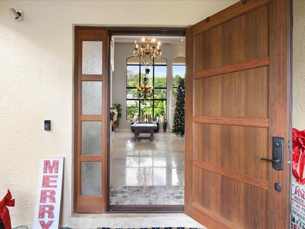 10596 Versailles Boulevard, Wellington FL 33449 photo 3