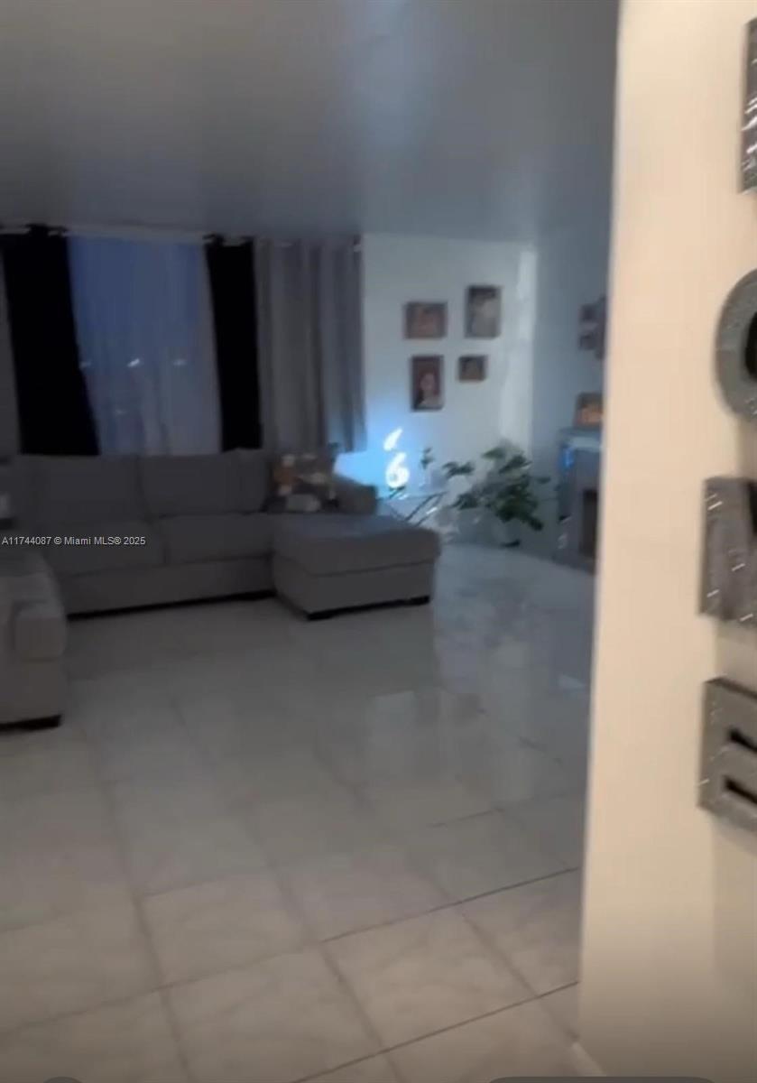Miami, FL 33179