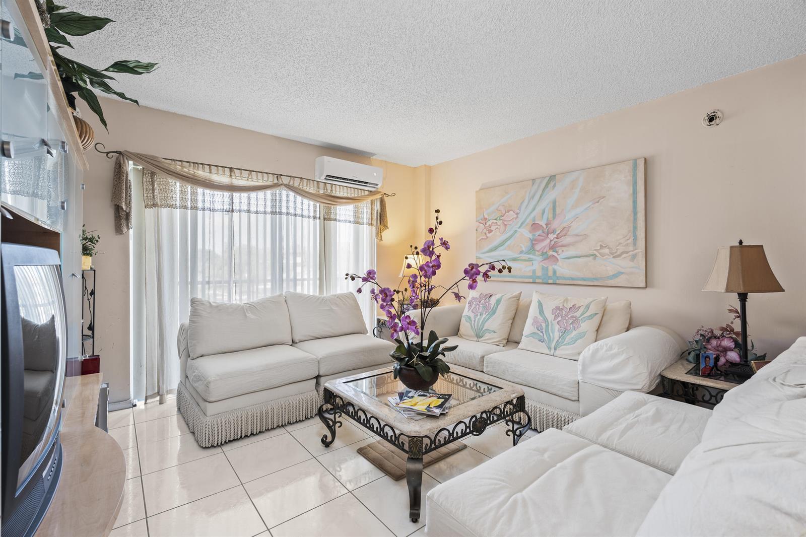 4174 Inverrary Drive # 413, Lauderhill FL 33319