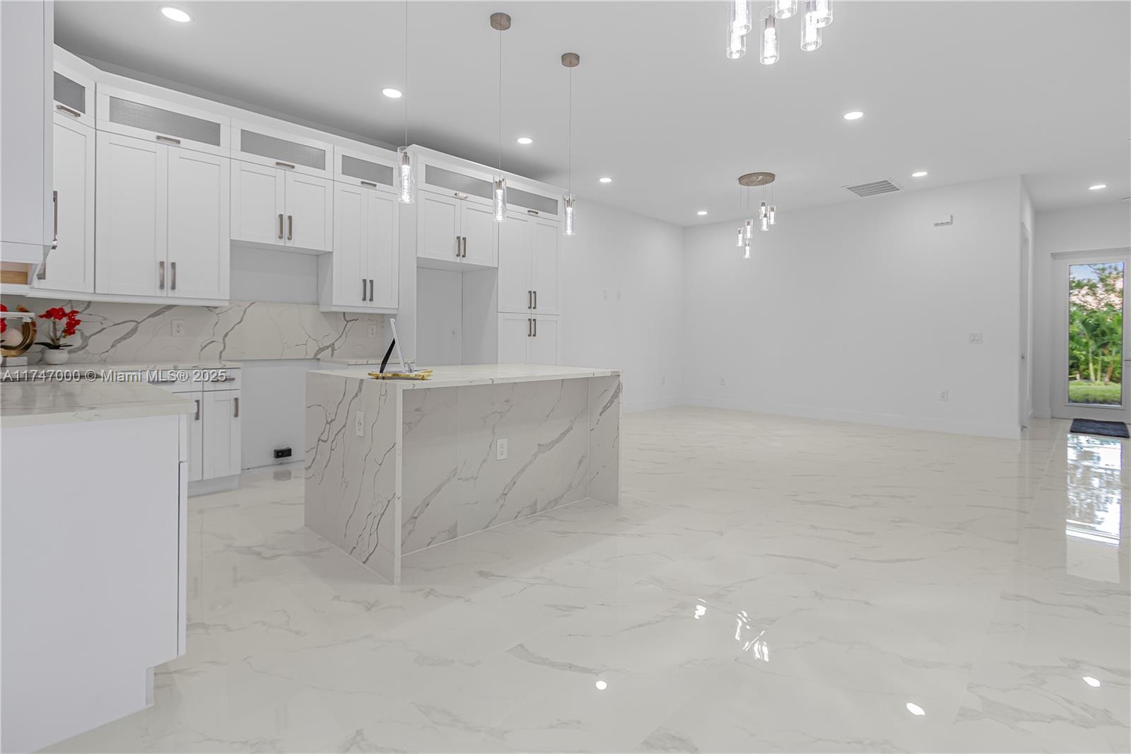 927-929 EISENHOWER BLVD, Lehigh Acres FL 33974 photo 4