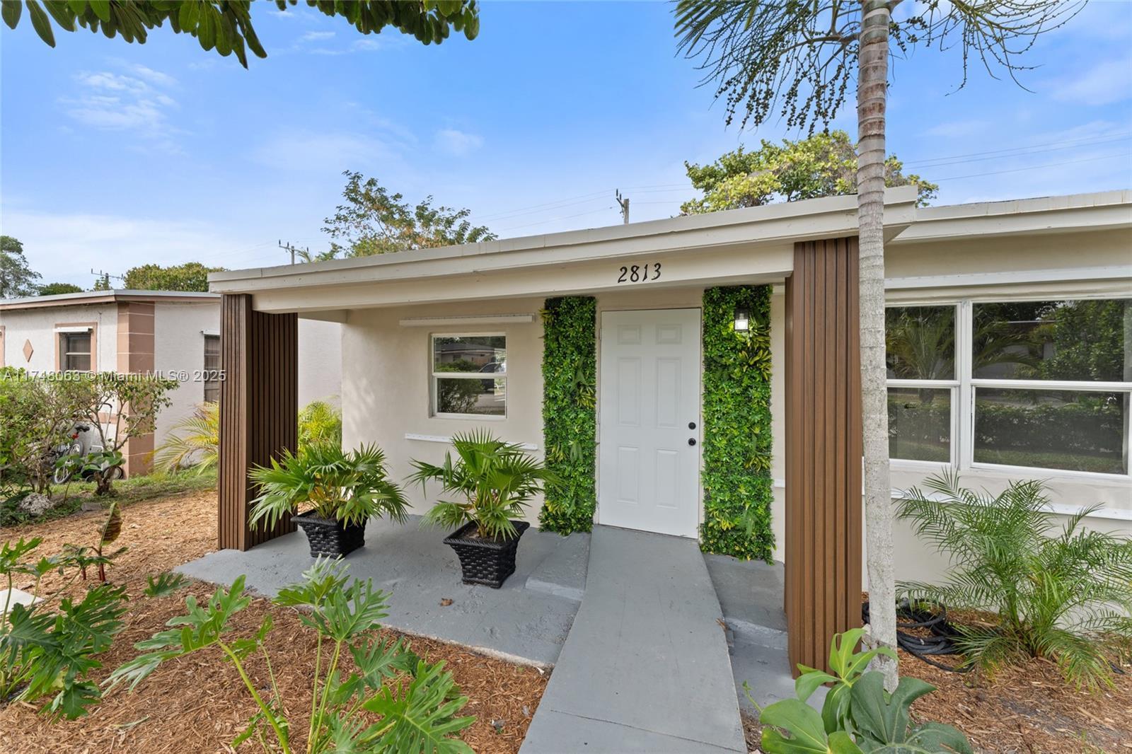 2813 NW 5th St, Pompano Beach FL 33069 photo 2