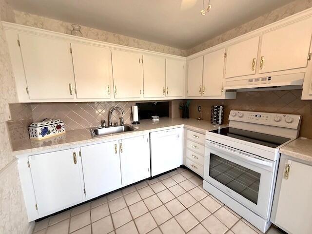 944 Savannas Point Drive Apt B, Fort Pierce FL 34982 photo 3