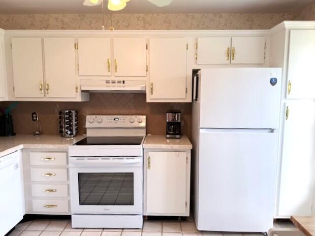 944 Savannas Point Drive Apt B, Fort Pierce FL 34982 photo 4