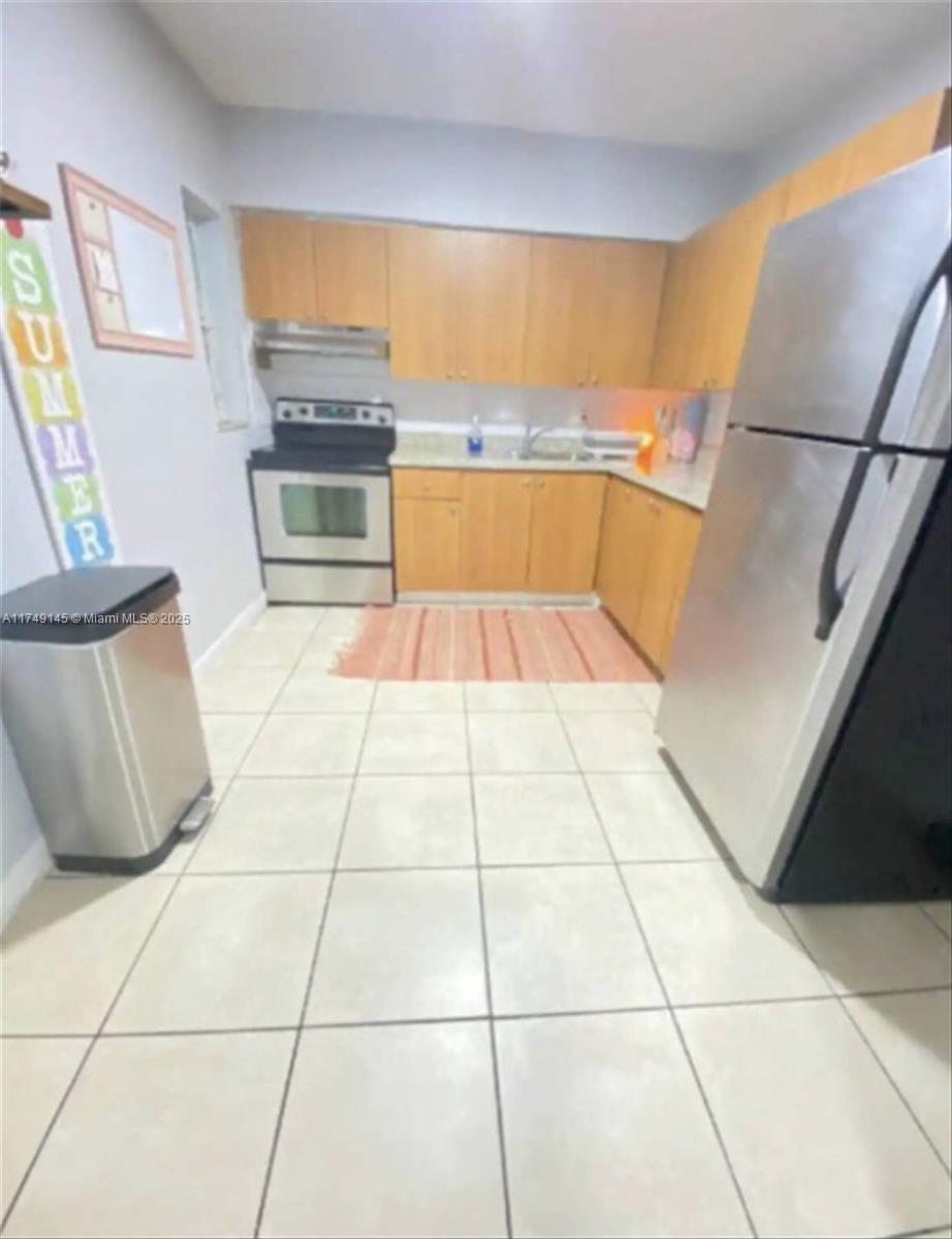 2425 NW 67th St, Miami FL 33147 photo 3