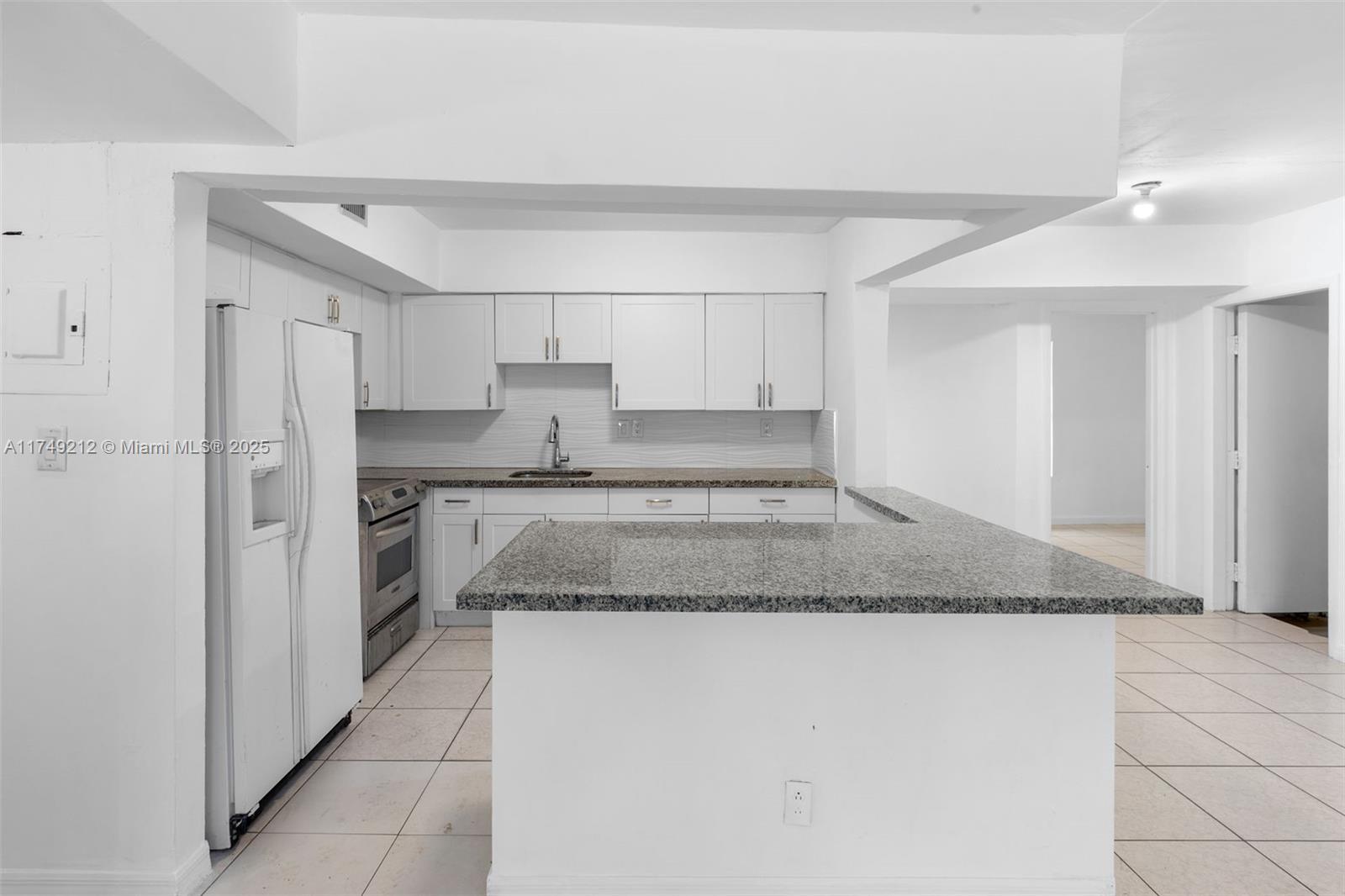 3061 NE 4th Ave, Wilton Manors FL 33334 photo 4