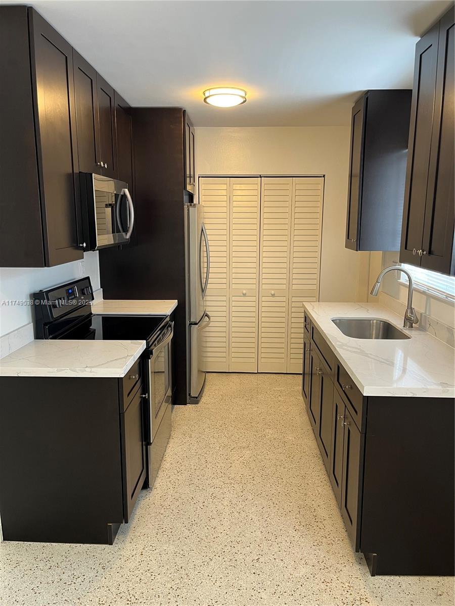 626 W 17th St, Hialeah FL 33010 photo 2