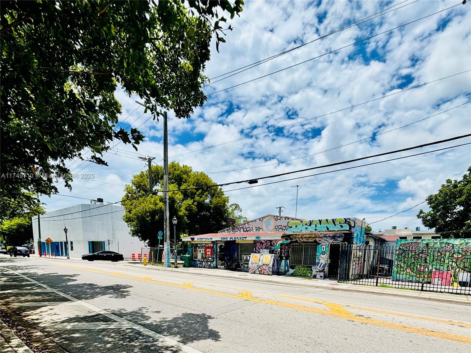 203 NW 35th St, Miami FL 33127