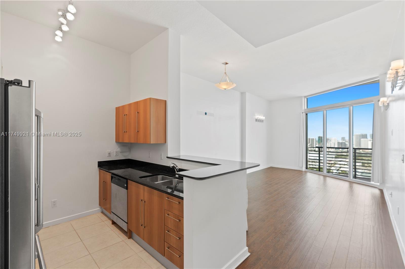 335 S Biscayne Blvd, Miami FL 33131 photo 4