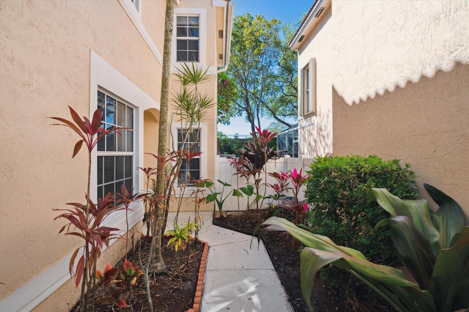 10845 NW 46th Drive, Coral Springs FL 33076 photo 3