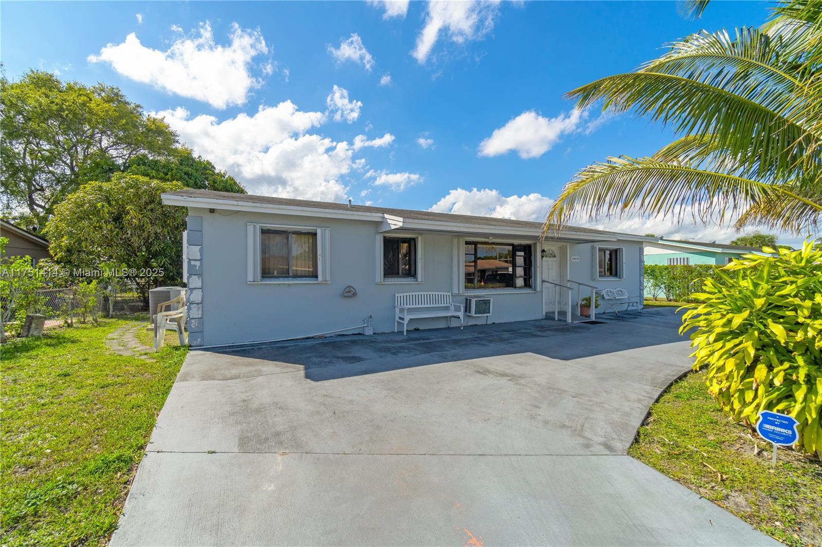 20630 NW 37th Ct, Miami Gardens FL 33055 photo 3