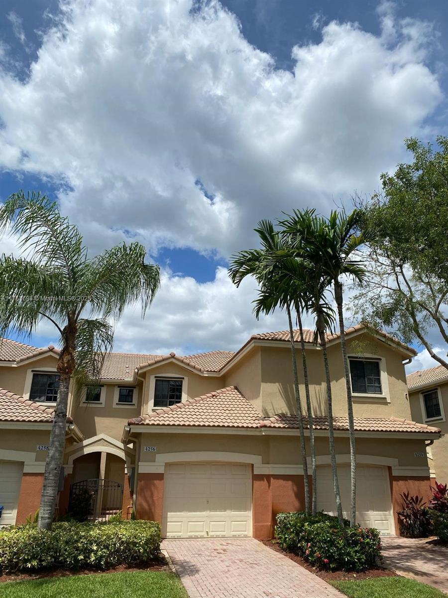 4256 Vineyard Cir # 4256, Weston FL 33332