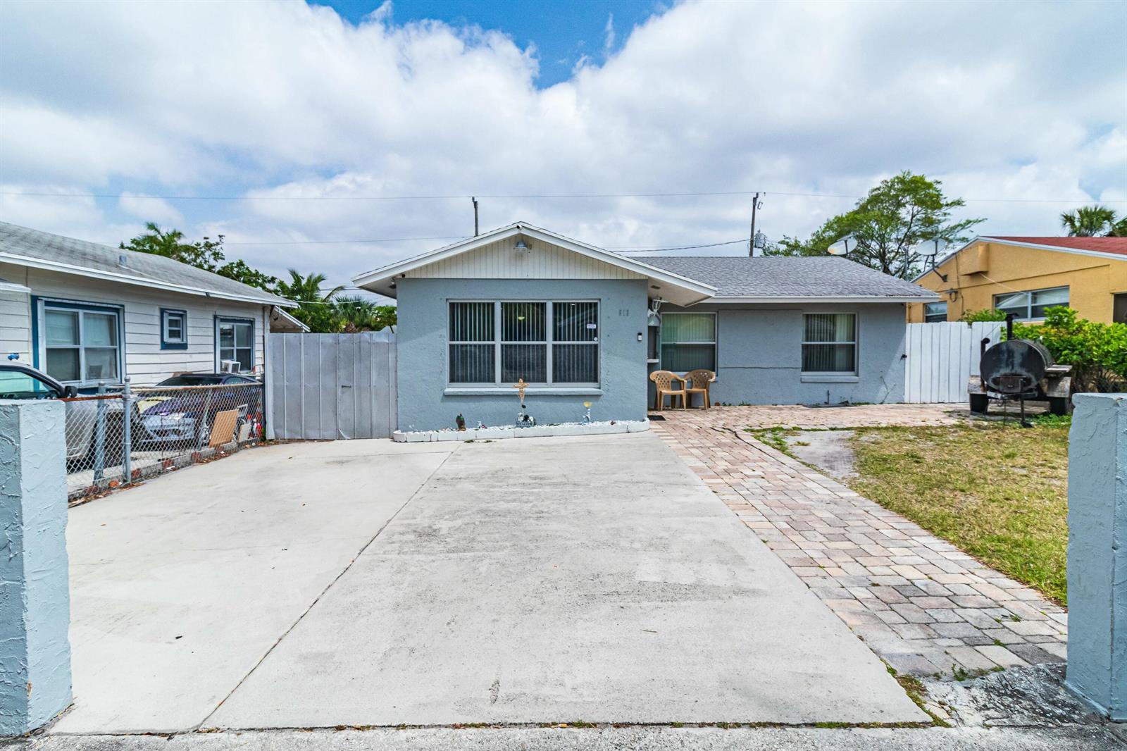 513 El Vedado, West Palm Beach FL 33405 photo 2