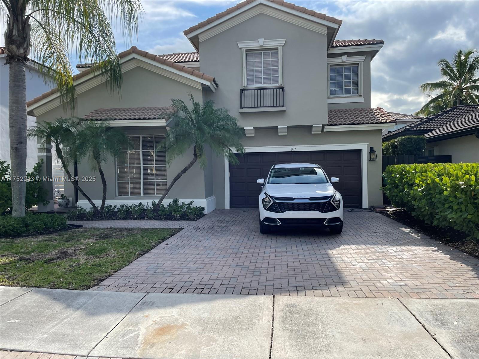 915 SW 155th Ct, Miami FL 33194